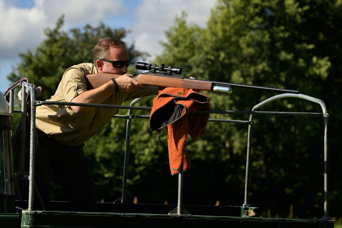 Rifles for remote immobilization | DANiNJECT